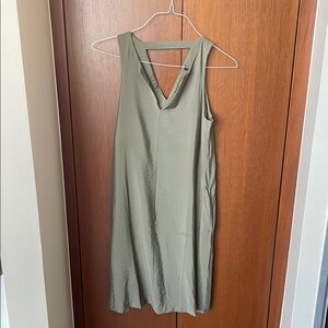 Banana Republic Green Sleeveless V-Neck Midi Sundress